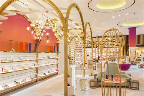 louis vuitton dubai mall level shoe district|louis vuitton dubai mall store.